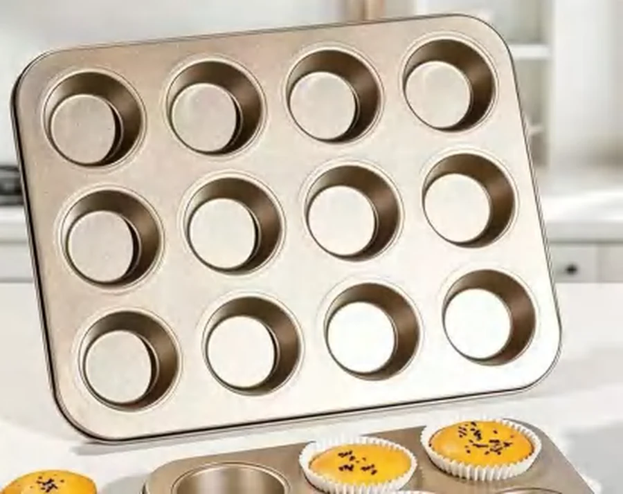 Forma para 12 Cupcakes Dourada