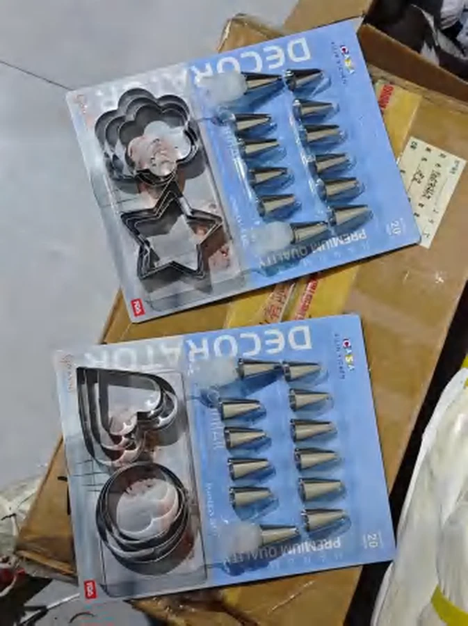 Kit 12 Bicos de Confeitar com Cortadores